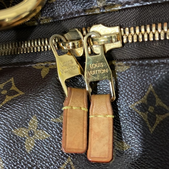 Louis Vuitton Monogram Canvas Delightful Zip Shoulder Bag - Picture 13 of 14